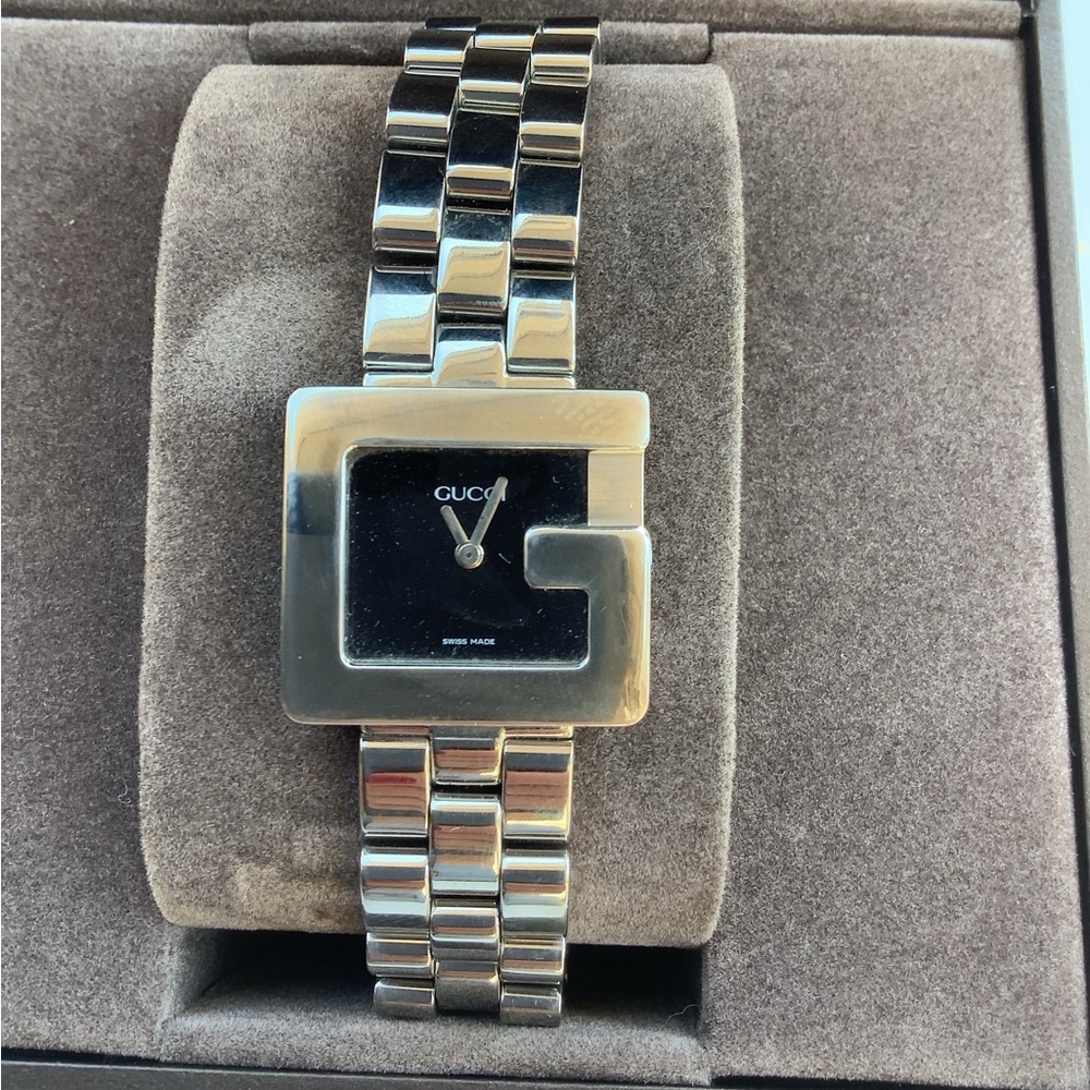 Gucci Two-Tone Gold and Silver Stainless Steel Women's Watch - Picture 4 of 14